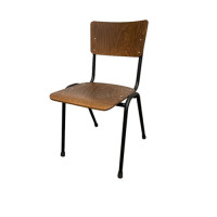 Stoel old school, met houten zitting Stoel old school, met houten zitting