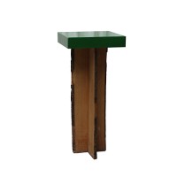 Rustiek statafel hout, met groen blad Rustiek statafel hout, met groen blad
