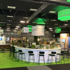 Stoel Raw, met bruin lederen zitting 